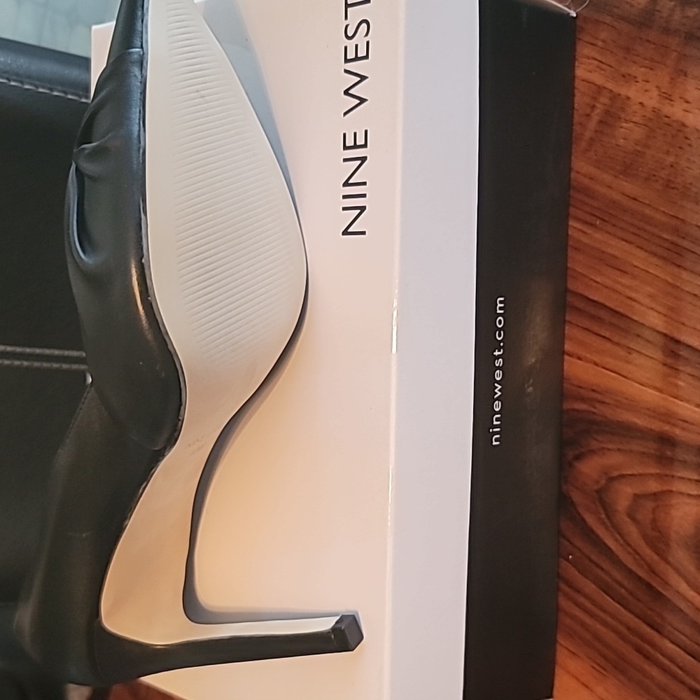Nine West Elegant Black Knotted Heels - Picture 2 of 5